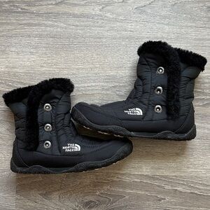 The North Face Black Quilted Faux Fur Trim Snow Boots
